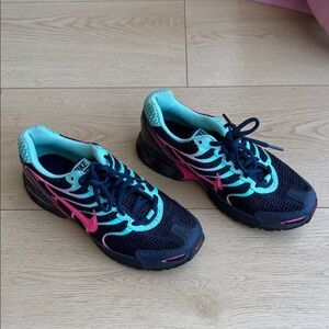Nike Women's Dark Blue and Bright Pink Sneakers